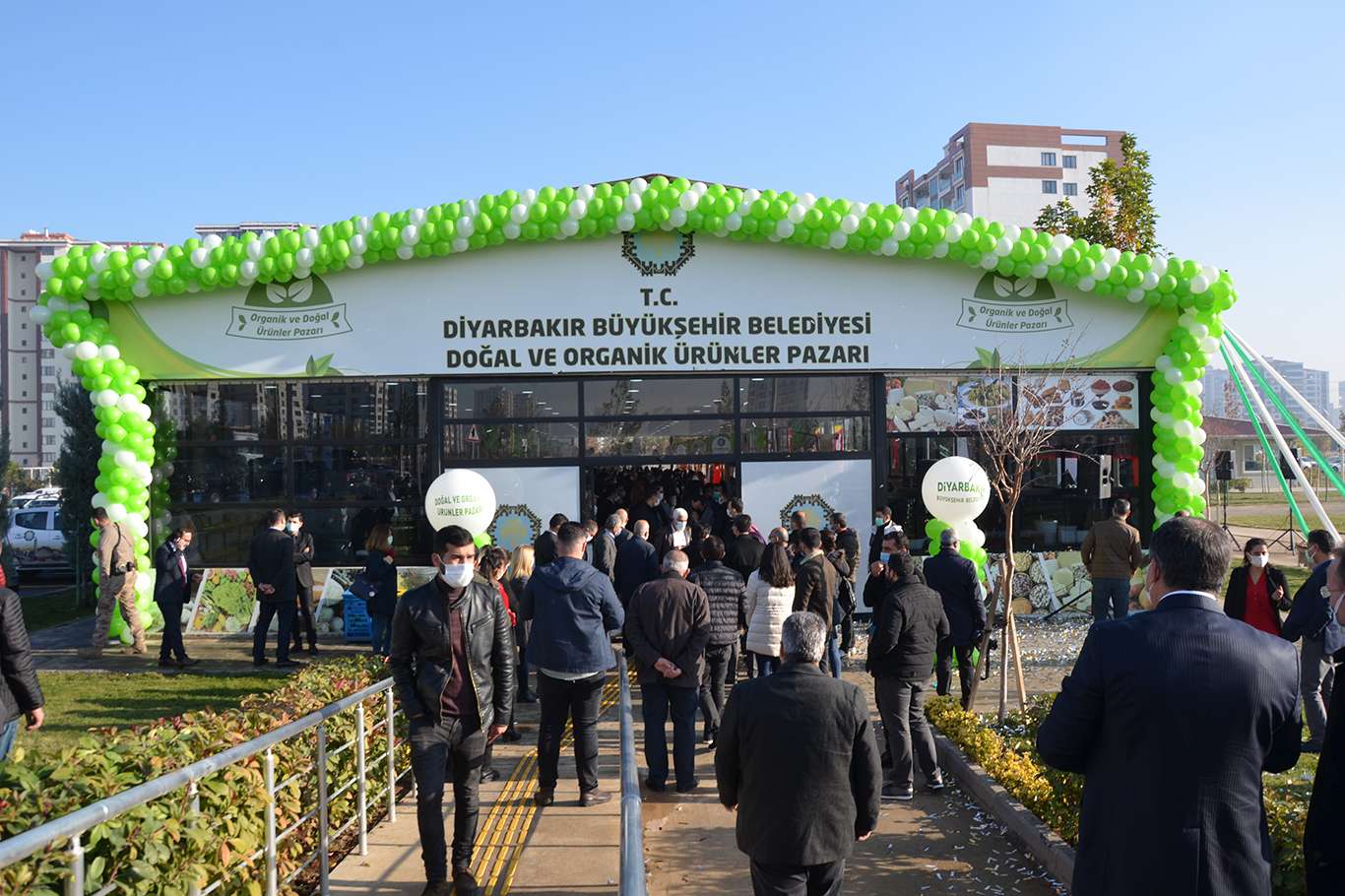Diyarbakır'da Doğal ve Organik Ürünler Pazarı açıldı Diyarbakır'da Doğal ve Organik Ürünler Pazarı açıldı
